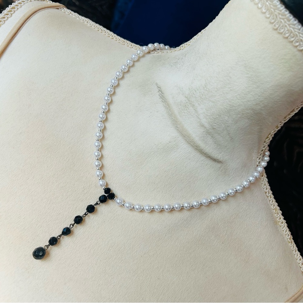 Handcrafted classic white pearl black crystal chandelier pendant necklace